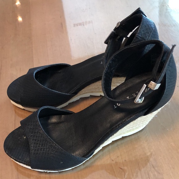 Women’s shoes US Size 8.5 - Picture 6 of 13